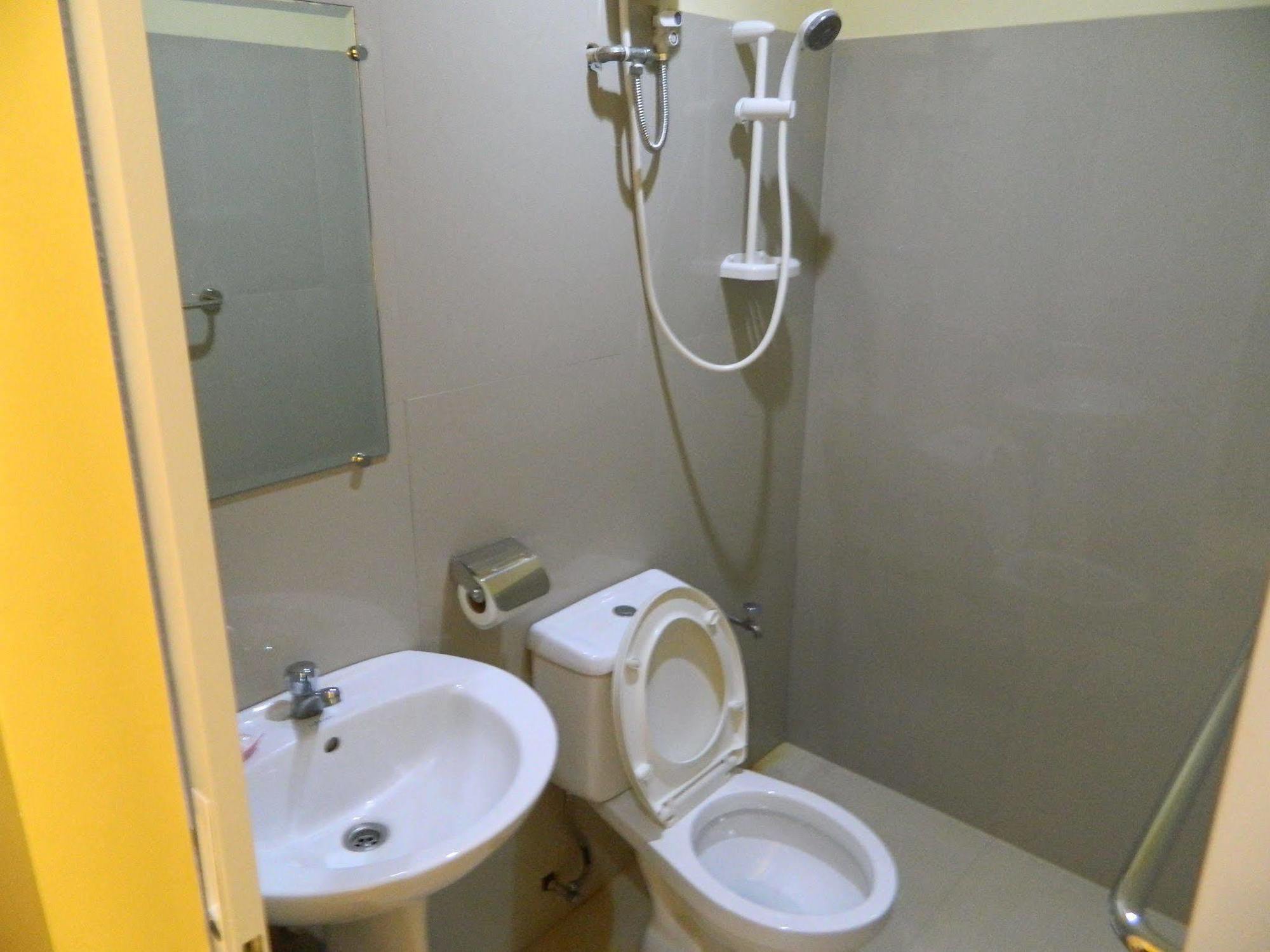 Qanaq Otel Davao City Dış mekan fotoğraf